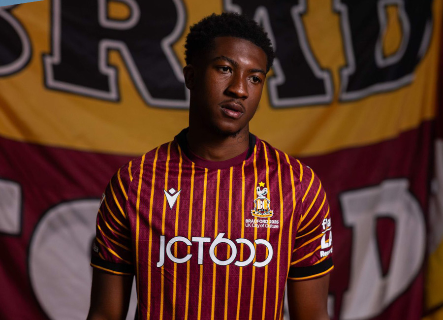 Bradford City 25/26 Macron Home Kit