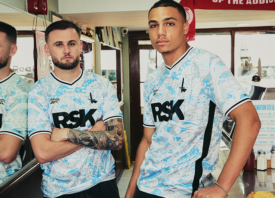 Charlton Athletic 25/26 Reebok Away Kit