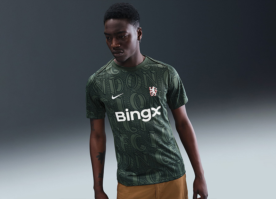 Chelsea 25/26 Nike Pre-match Jersey - Galactic Jade / Outdoor Green / Phantom
