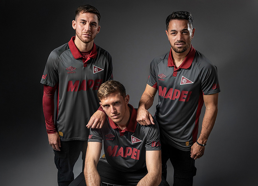 Club Lanús 2025/26 Umbro Third Kit