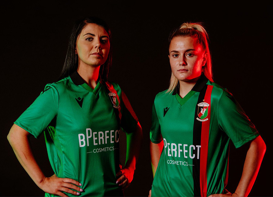 Glentoran 25/26 Macron Home Kit