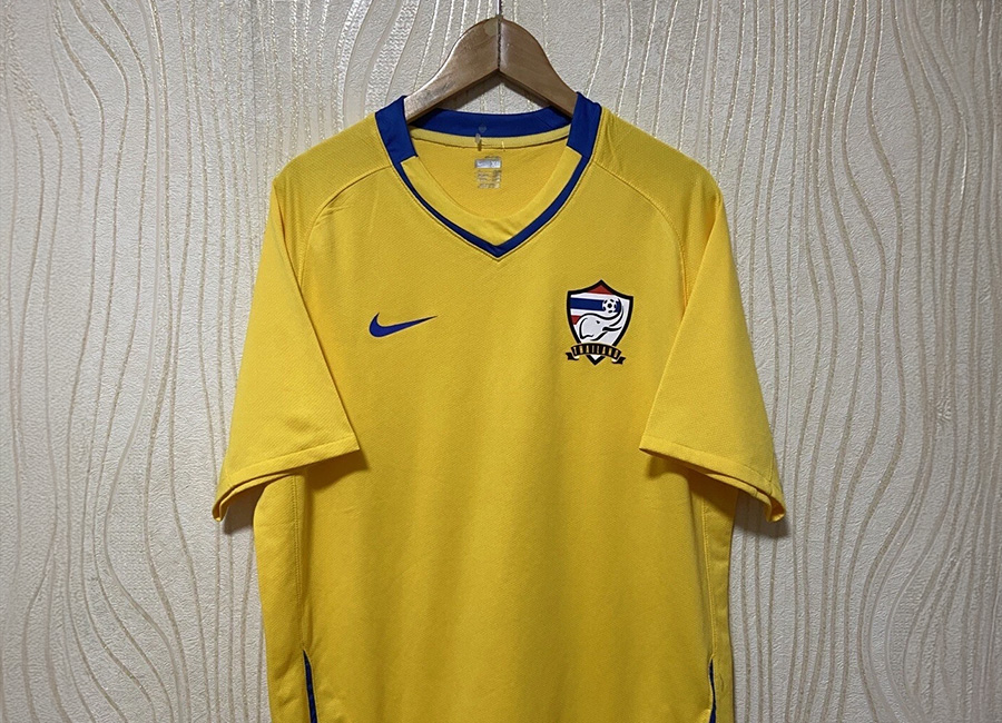 Thailand 09/10 Home and Away Nike kits