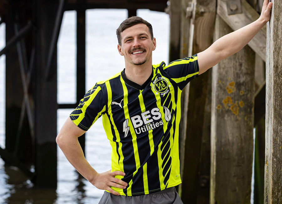 Fleetwood Town 2024-25 Puma Third Kit