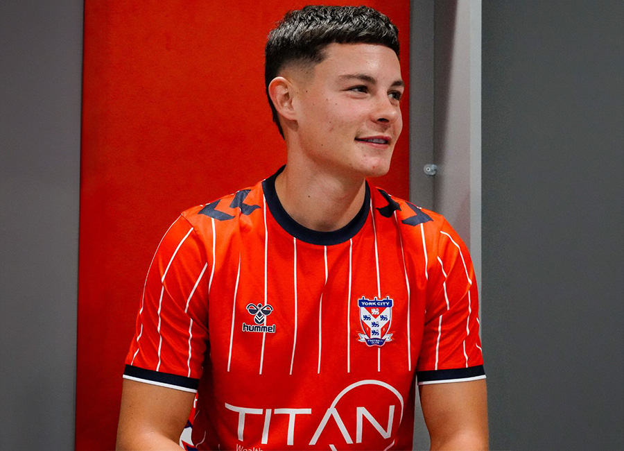 York City 24/25 Hummel Home Kit