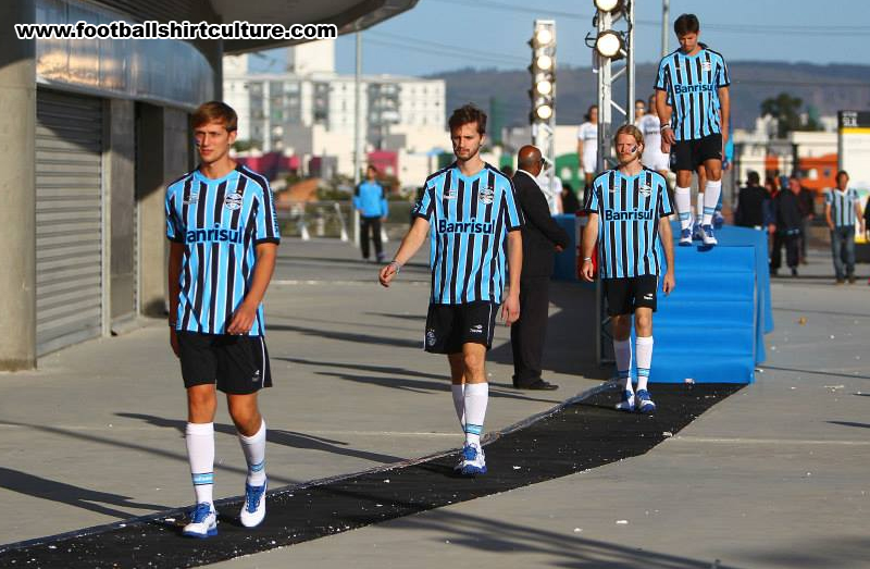 Gremio-2014-Topper-Home-Football-Shirt-Kit-2