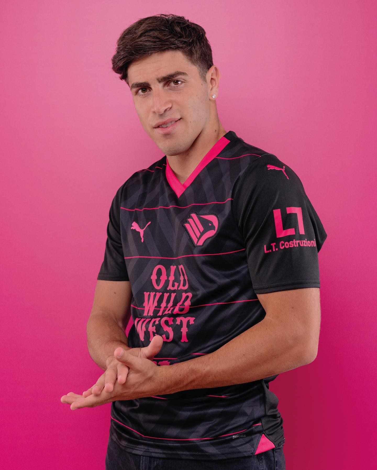 📢🇮🇹 @palermofficial 23-24 @pumafootball Home Kit #palermo #puma  #pumafootball #legab #serieb #italia #italy