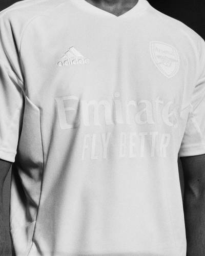 arsenal_2024_adidas_no_more_red_shirt_d.jpg