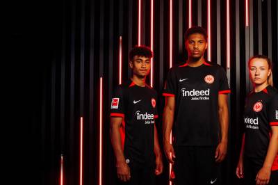 eintracht_frankfurt_24_25_nike_away_kit_b.jpg