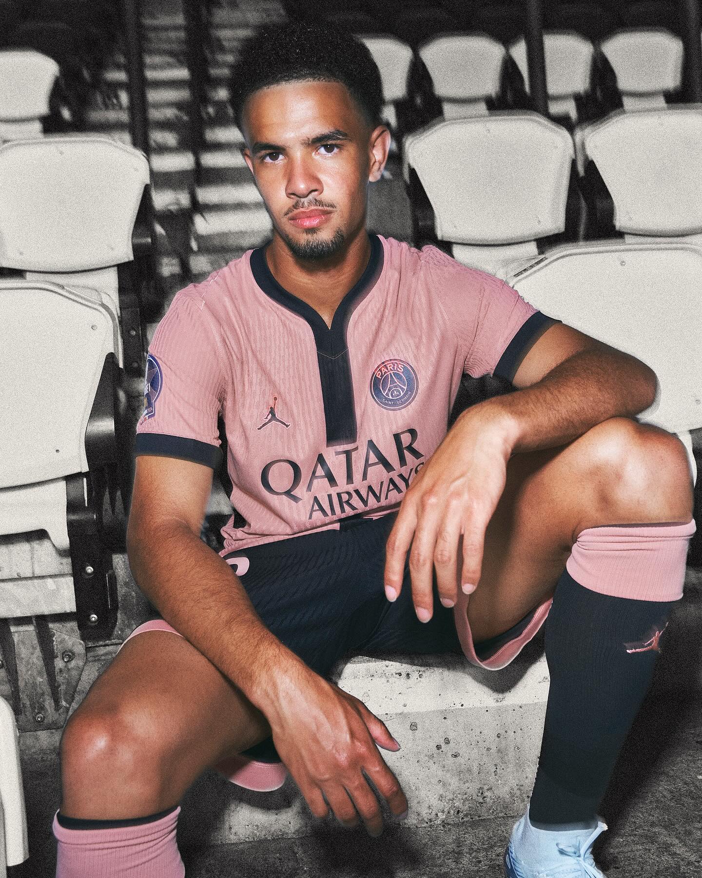 Paris Saint-Germain 24/25 Jordan Third Kit