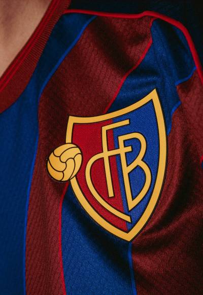 fc_basel_25_26_macron_home_kit_5.jpg