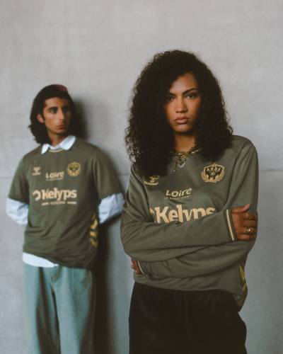 saint_etienne_25_26_hummel_home_kit_a.jpg