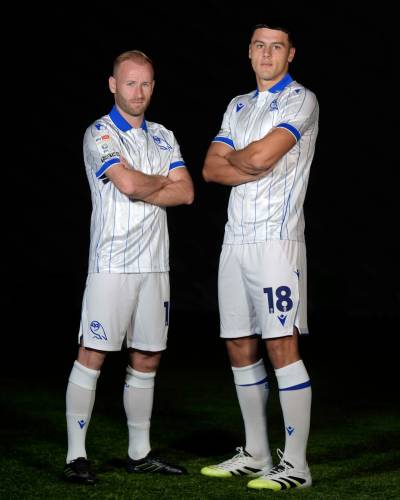 sheffield_wednesday_25_26_macron_third_kit_3.jpg
