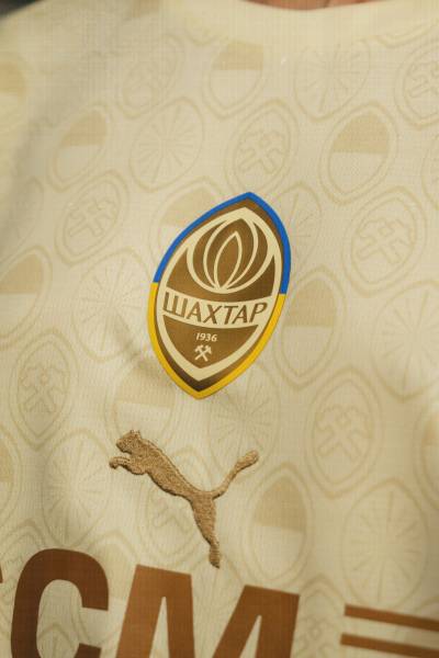 shakhtar_donetsk_25_26_puma_third_kit_f.jpg