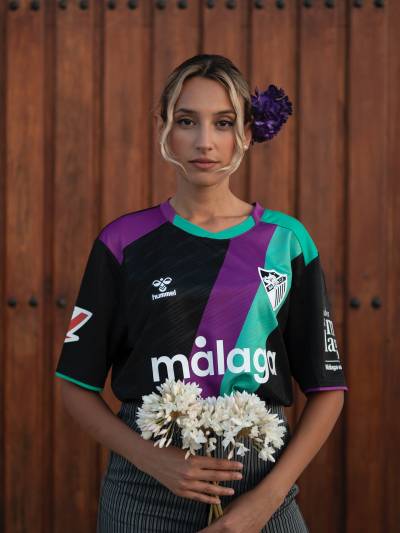 malaga_25_26_hummel_away_kit_a.jpg