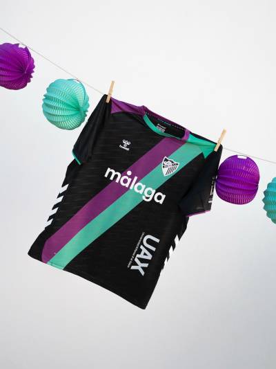 malaga_25_26_hummel_away_kit_g.jpg