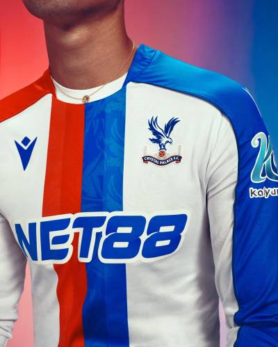 crystal_palace_25_26_macron_third_kit_c.jpg