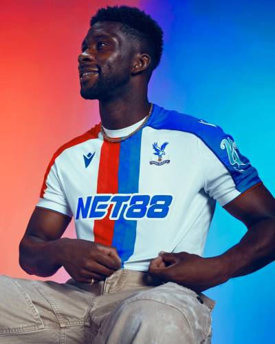 crystal_palace_25_26_macron_third_kit_e.jpg