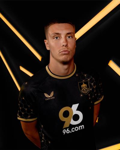 burnley_25_26_castore_third_kit_a.jpg