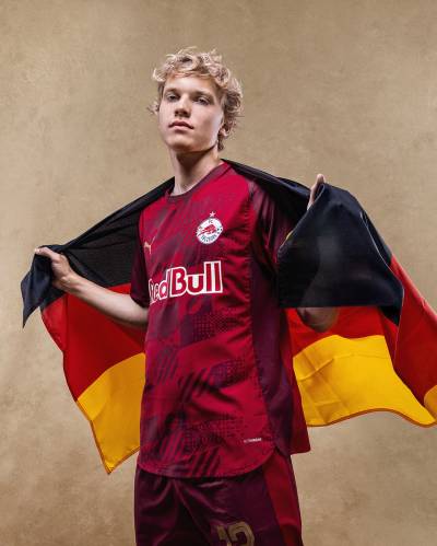 red_bull_salzburg_25_26_puma_third_kit_d.jpg