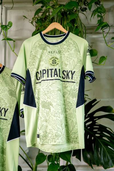 luton_town_25_26_reflo_third_kit_c1.jpg