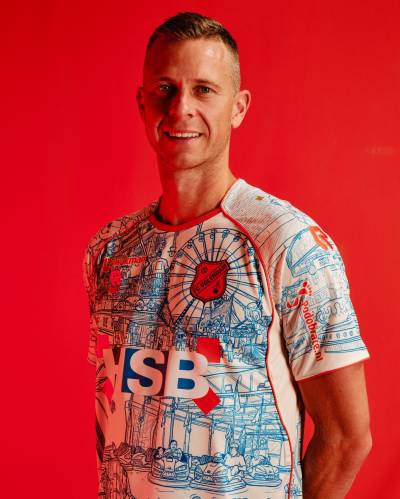 fc_volendam_25_26_kermis_shirt_b.jpg
