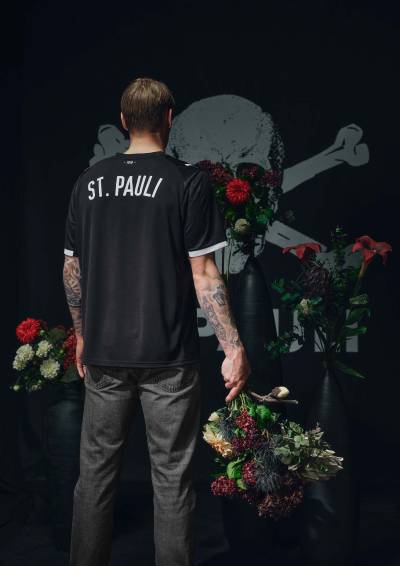 st_pauli_25_26_puma_third_kit_07.jpg