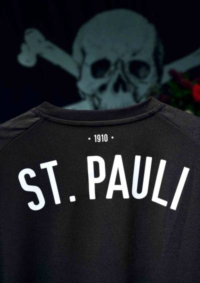 st_pauli_25_26_puma_third_kit_09.jpg