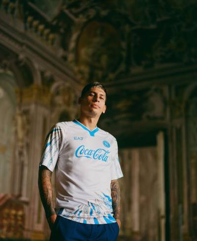 napoli_25_26_ea7_pre_match_kit_e.jpg