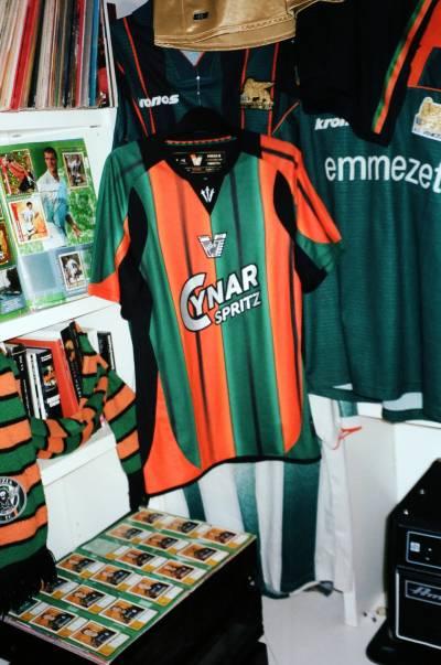 venezia_25_26_nocta_third_kit_c.jpg