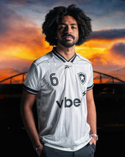 botafogo_25_26_reebok_third_kit_a.jpg