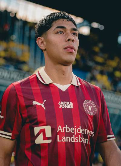 fc_midtjylland_2025_26_puma_away_kit_2.jpg