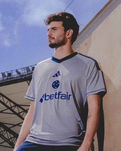 cruzeiro_2025_adidas_special_goalkeeper_shirt_1.jpg