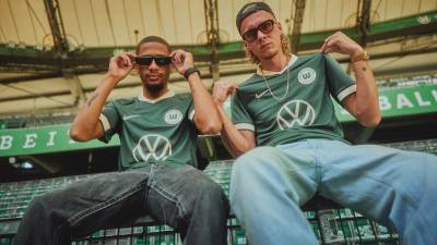 wolfsburg_2025_nike_80th_anniversary_shirt_d2.jpg