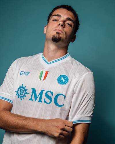 napoli_25_26_ea7_euro_away_kit_1.jpg