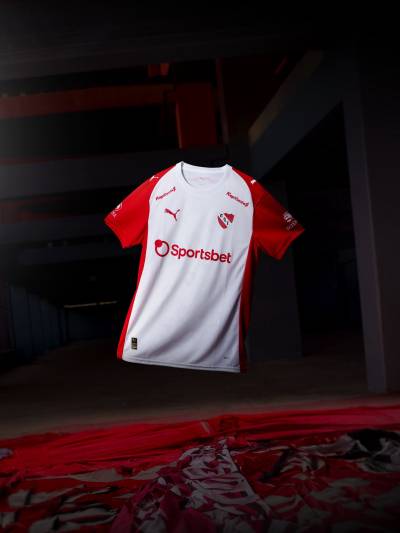 independiente_25_26_puma_away_kit_2.jpeg