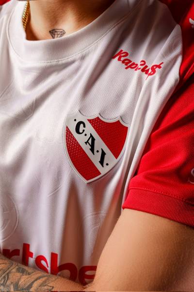 independiente_25_26_puma_away_kit_b.jpeg