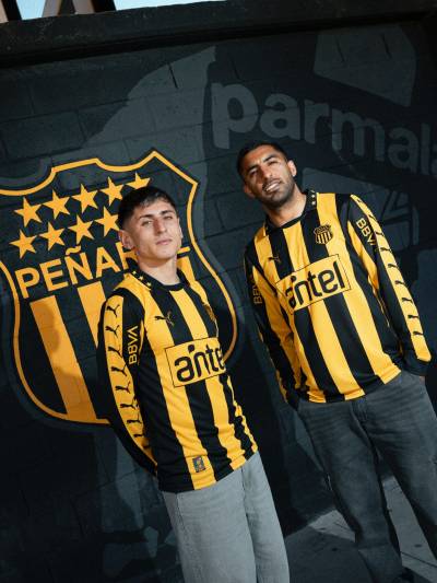 penarol_2025_puma_134th_anniversary_shirt_b.jpg