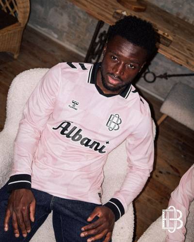 odense_boldklub_25_26_hummel_third_kit_a.jpg
