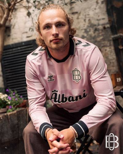 odense_boldklub_25_26_hummel_third_kit_c.jpg