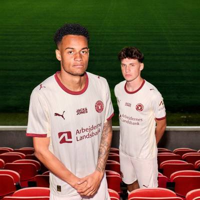 fc_midtjylland_25_26_puma_third_kit_f.jpg