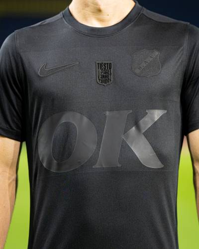 nac_25_26_nike_away_kit_e1.jpg