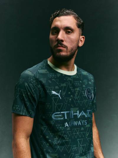 manchester_city_25_26_puma_fourth_kit_c.jpg