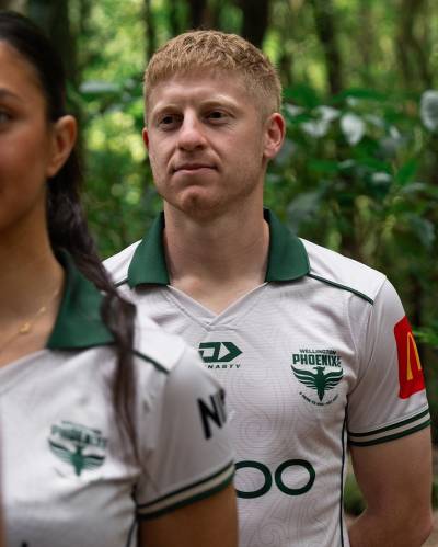 wellington_phoenix_25_26_dynasty_sport_away_kit_b.jpg