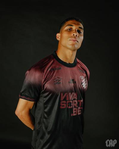 athletico_paranaense_2025_umbro_third_kit_b.jpg