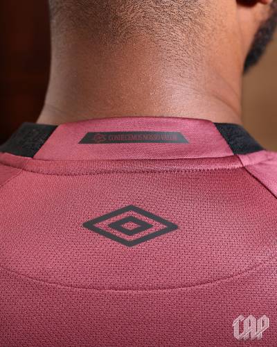 athletico_paranaense_2025_umbro_third_kit_f.jpg