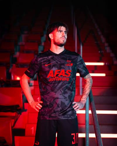 az_25_26_nike_third_kit_a.jpg
