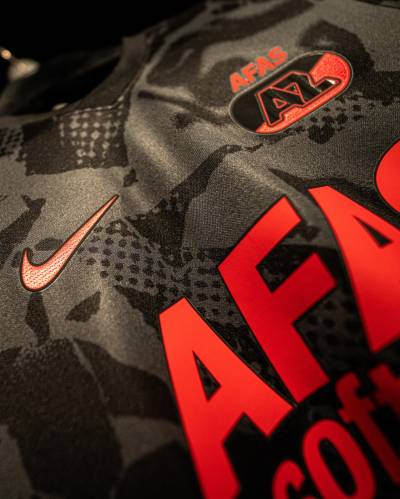 az_25_26_nike_third_kit_d.jpg