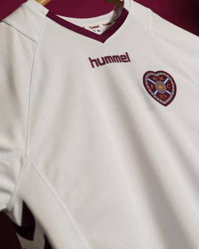 heart_of_midlothian_2005_06_hummel_away_retro_shirt_e1.jpg