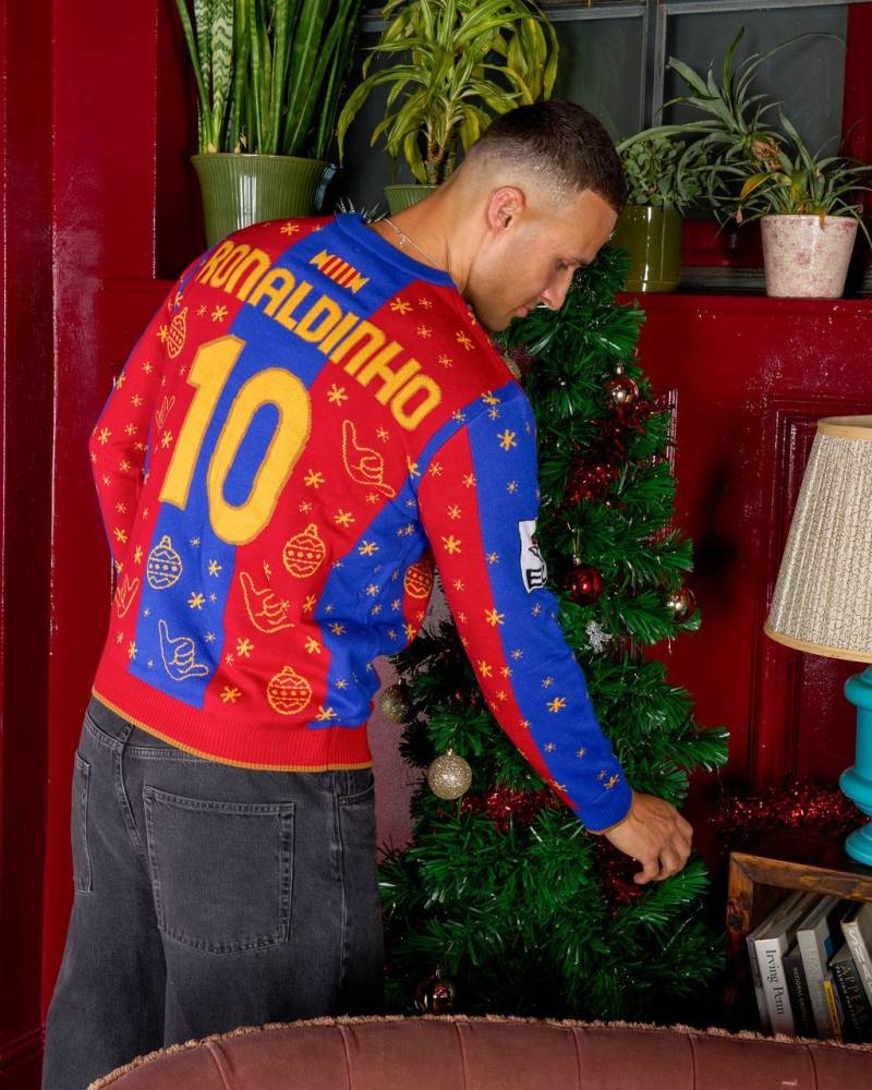 cfs_ronaldinho_10_estrella_christmas_jumper_2.jpeg