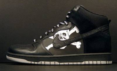 st_pauli_nike_dunk_pack_a1.jpg